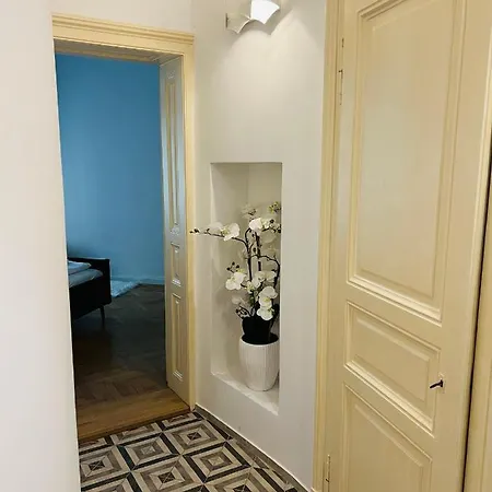 Beautiful At The Old Town Apartment Bratislava