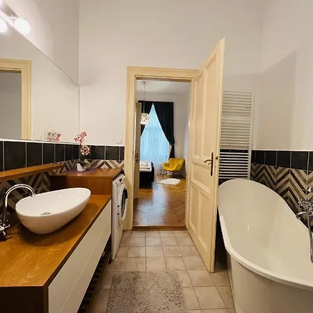 アパート Beautiful At The Old Town ブラチスラヴァ