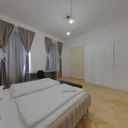 Apartment Beautiful At The Old Town Bratislava