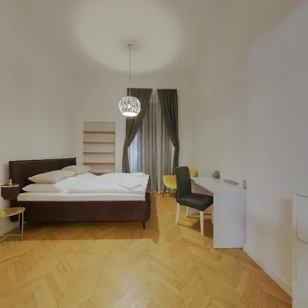 Apartment Beautiful At The Old Town Bratislava
