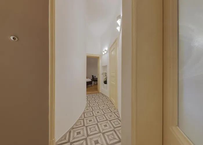 Beautiful At The Old Town Appartement