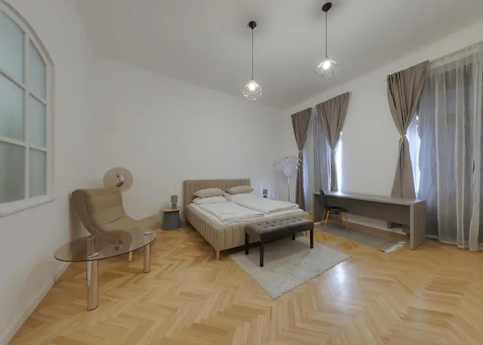 Beautiful At The Old Town Appartement