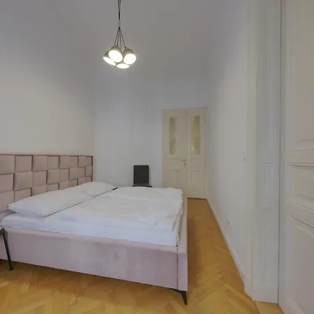 Beautiful At The Old Town * 布拉迪斯拉发